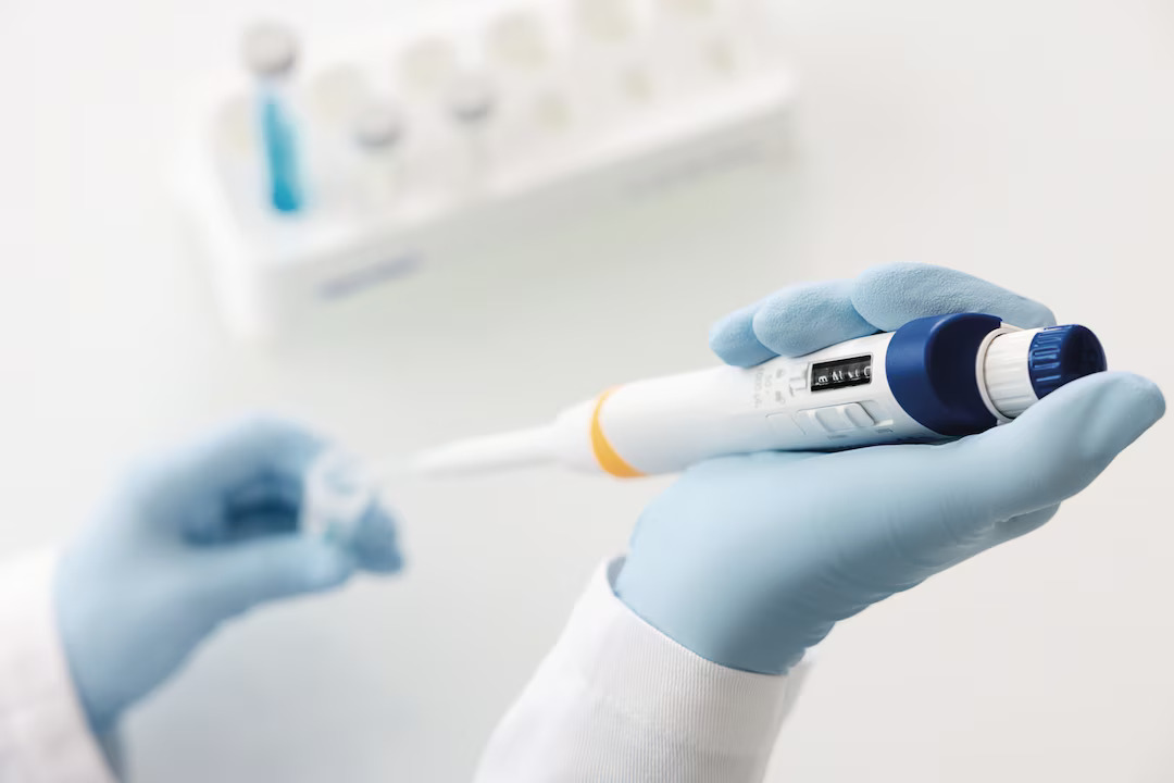 Eppendorf Research 3 neo in use in the lab